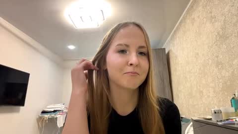 Snapshot of velvetmary chatting on 18, 11, 2025 Rachel online show from 18, 11, 2025