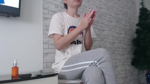 Snapshot of velvetmoon123 chatting on 24, 11, 2025 velvetmoon123 online show from 24, 11, 2025