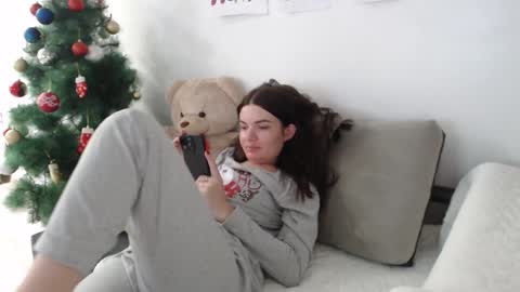 Snapshot of velvetmoon123 chatting on 18, 1, 2026 velvetmoon123 online show from 18, 1, 2026