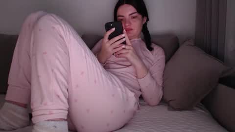 Snapshot of velvetmoon123 chatting on 11, 2, 2026 velvetmoon123 online show from 11, 2, 2026