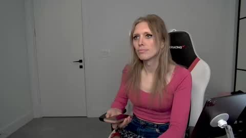 VelvetTGirl online show from 25, 2, 2026