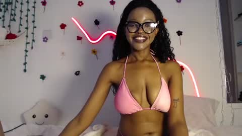 Snapshot of velvetyvixen chatting on 11, 9, 2025 COCO XOXO online show from 11, 9, 2025