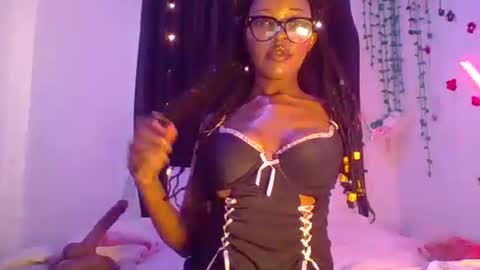 Snapshot of velvetyvixen chatting on 8, 10, 2025 COCO XOXO online show from 8, 10, 2025