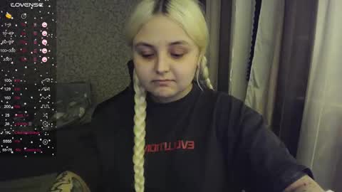 Snapshot of vendymories chatting on 14, 10, 2025 eva 3 online show from 14, 10, 2025