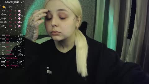 Snapshot of vendymories chatting on 17, 10, 2025 eva 3 online show from 17, 10, 2025