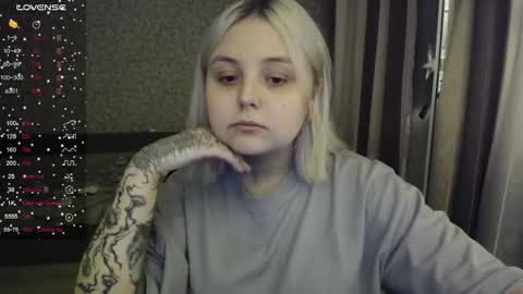 Snapshot of vendymories chatting on 5, 11, 2025 eva 3 online show from 5, 11, 2025