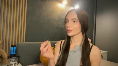 Snapshot of venom_shade chatting on 8, 10, 2025 venom_shade online show from 8, 10, 2025