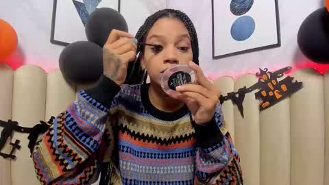 Snapshot of venus__miller chatting on 30, 10, 2025 venus__miller online show from 30, 10, 2025