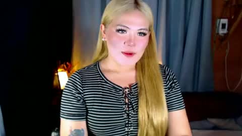 Snapshot of venus_colly chatting on 18, 6, 2026 I am Colly Your mystery girl online show from 18, 6, 2026