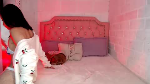 emily independent account  MY conextion 1100 GTM  to  17hr GTM online show from 12, 11, 2025