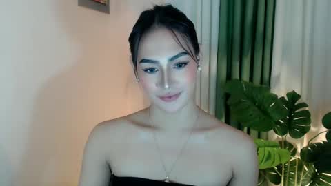 Snapshot of venus_sunrise07xx chatting on 7, 11, 2025 Venus Sunrise Bombshell online show from 7, 11, 2025