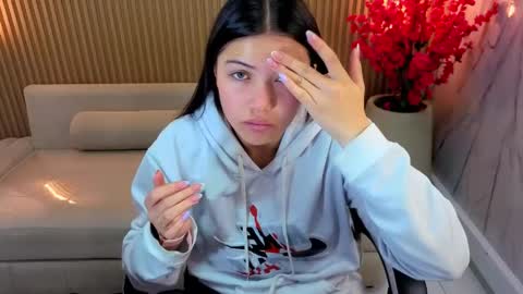 Snapshot of venus_velvet_tp chatting on 14, 4, 2026 Venus online show from 14, 4, 2026