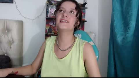 Snapshot of venusandfantashi_gh1 chatting on 28, 2, 2025 venusHelp me reach 100 like honey online show from 28, 2, 2025