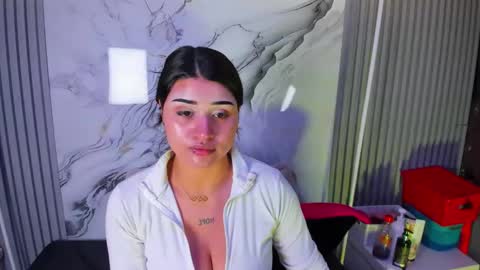Snapshot of venusowen_ chatting on 12, 5, 2026 Venusowen online show from 12, 5, 2026