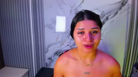 Snapshot of venusowen_ chatting on 8, 7, 2026 Venusowen online show from 8, 7, 2026