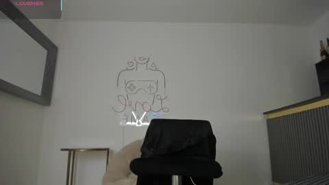 Snapshot of vero_lodge chatting on 25, 10, 2025 veronica online show from 25, 10, 2025