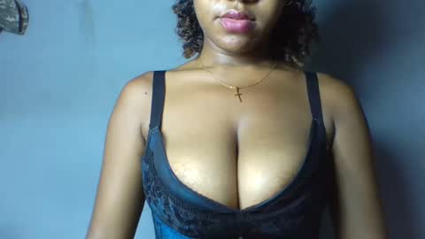 Snapshot of verolla31 chatting on 27, 2, 2025 verolla31 online show from 27, 2, 2025