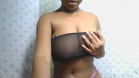 Snapshot of verolla31 chatting on 11, 9, 2025 verolla31 online show from 11, 9, 2025