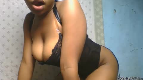 Snapshot of verolla31 chatting on 24, 9, 2025 verolla31 online show from 24, 9, 2025