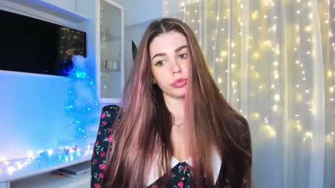 Lolitalolz online show from 2, 1, 2025