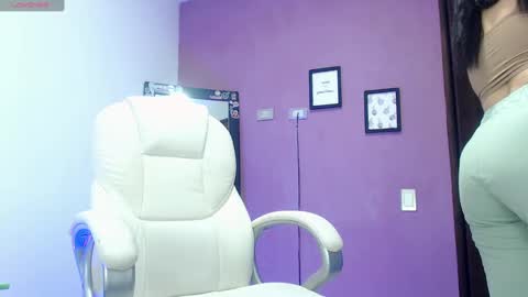 Snapshot of veronica_118 chatting on 6, 1, 2025 veronica_118 online show from 6, 1, 2025