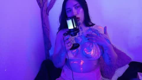   online show from 4, 12, 2025