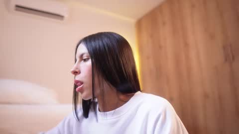 Snapshot of veronica_mendez1 chatting on 3, 2, 2026 Veronica online show from 3, 2, 2026