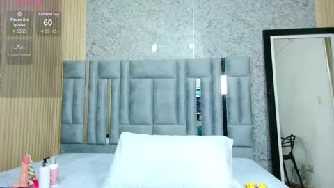 Snapshot of veronica_roose chatting on 24, 10, 2025 Veronica online show from 24, 10, 2025