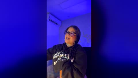 Snapshot of veronicabrown_xxx chatting on 12, 1, 2026 Vero online show from 12, 1, 2026