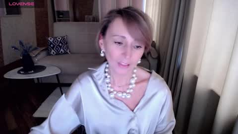 Helen online show from 3, 2, 2025