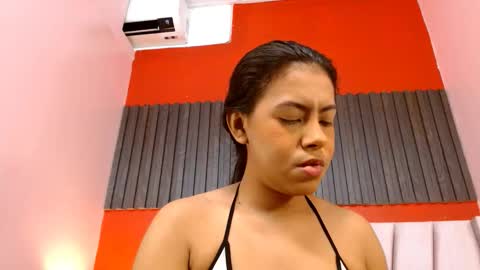 Veronica Robles online show from 21, 11, 2025