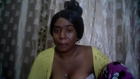 Snapshot of verronique1511 chatting on 27, 5, 2026 verronique1511 online show from 27, 5, 2026