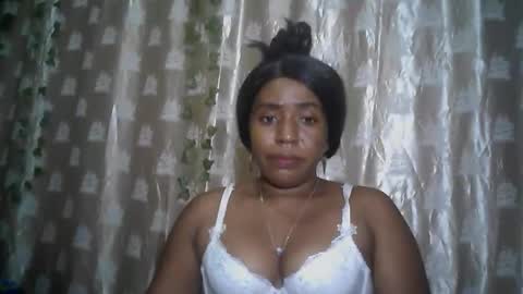Snapshot of verronique1511 chatting on 31, 5, 2026 verronique1511 online show from 31, 5, 2026