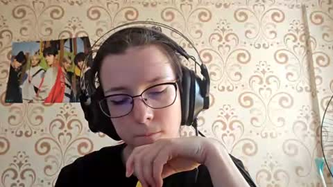 Snapshot of versieskains chatting on 3, 8, 2026 versieskains online show from 3, 8, 2026