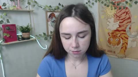 Snapshot of veryveryvery_shy chatting on 28, 4, 2026 veryveryvery_shy online show from 28, 4, 2026