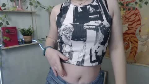 Snapshot of veryveryvery_shy chatting on 1, 5, 2026 veryveryvery_shy online show from 1, 5, 2026