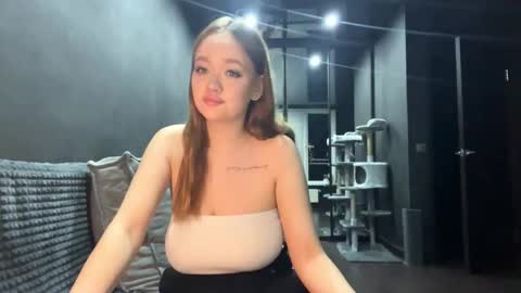 Snapshot of vestaszanto chatting on 16, 11, 2025 Esta online show from 16, 11, 2025