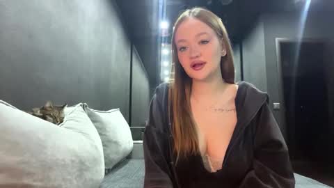 Snapshot of vestaszanto chatting on 28, 11, 2025 Esta online show from 28, 11, 2025