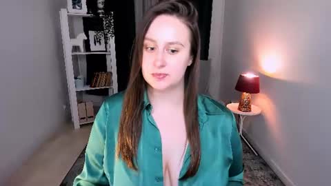 Snapshot of via_lattea_ chatting on 16, 7, 2026 Camilla online show from 16, 7, 2026
