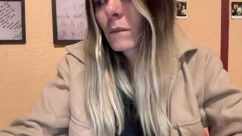Snapshot of viajemos chatting on 27, 6, 2026 papichulo y mamichula online show from 27, 6, 2026