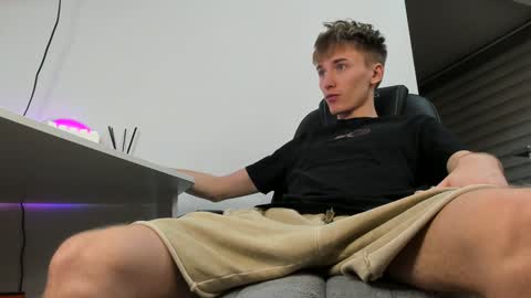 Snapshot of vibemygirl chatting on 13, 12, 2024 vibemygirl online show from 13, 12, 2024