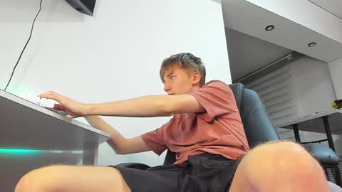 Snapshot of vibemygirl chatting on 8, 2, 2025 vibemygirl online show from 8, 2, 2025