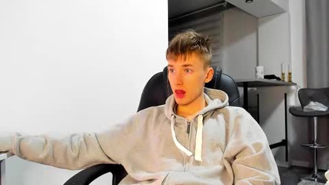 Snapshot of vibemygirl chatting on 5, 3, 2025 vibemygirl online show from 5, 3, 2025