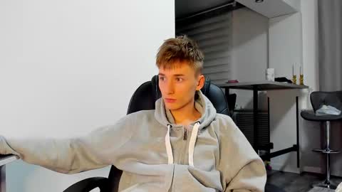 Snapshot of vibemygirl chatting on 5, 3, 2025 vibemygirl online show from 5, 3, 2025