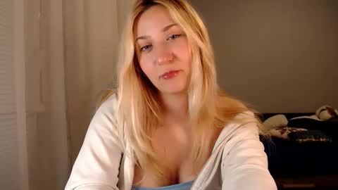 Snapshot of vibezgirl chatting on 21, 9, 2025 Amelia online show from 21, 9, 2025