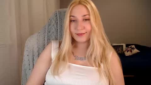 Snapshot of vibezgirl chatting on 6, 10, 2025 Amelia online show from 6, 10, 2025