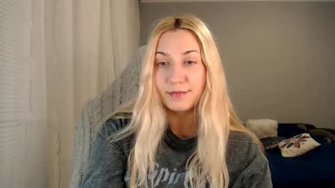 Snapshot of vibezgirl chatting on 24, 10, 2025 Amelia online show from 24, 10, 2025