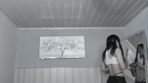  Vicky  online show from 5, 4, 2026