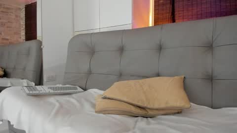 Snapshot of vicky_kittyy chatting on 31, 10, 2025 Amy online show from 31, 10, 2025