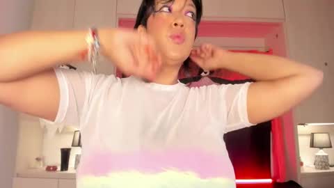 Snapshot of vicky_ruiz chatting on 26, 10, 2025 V I C K Y online show from 26, 10, 2025